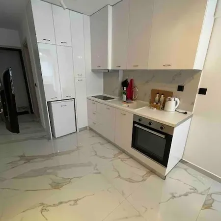 Luxury Ladadika